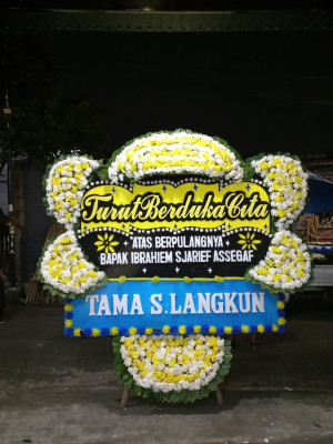Papan Bunga Duka di Maitara Utara