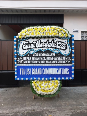 Papan Bunga Duka di Maitara Utara